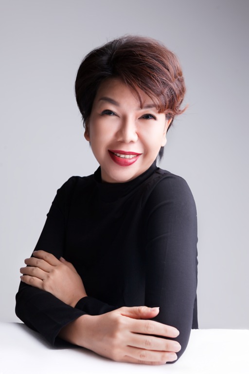 Dr Elizabeth Hor smiling portrait